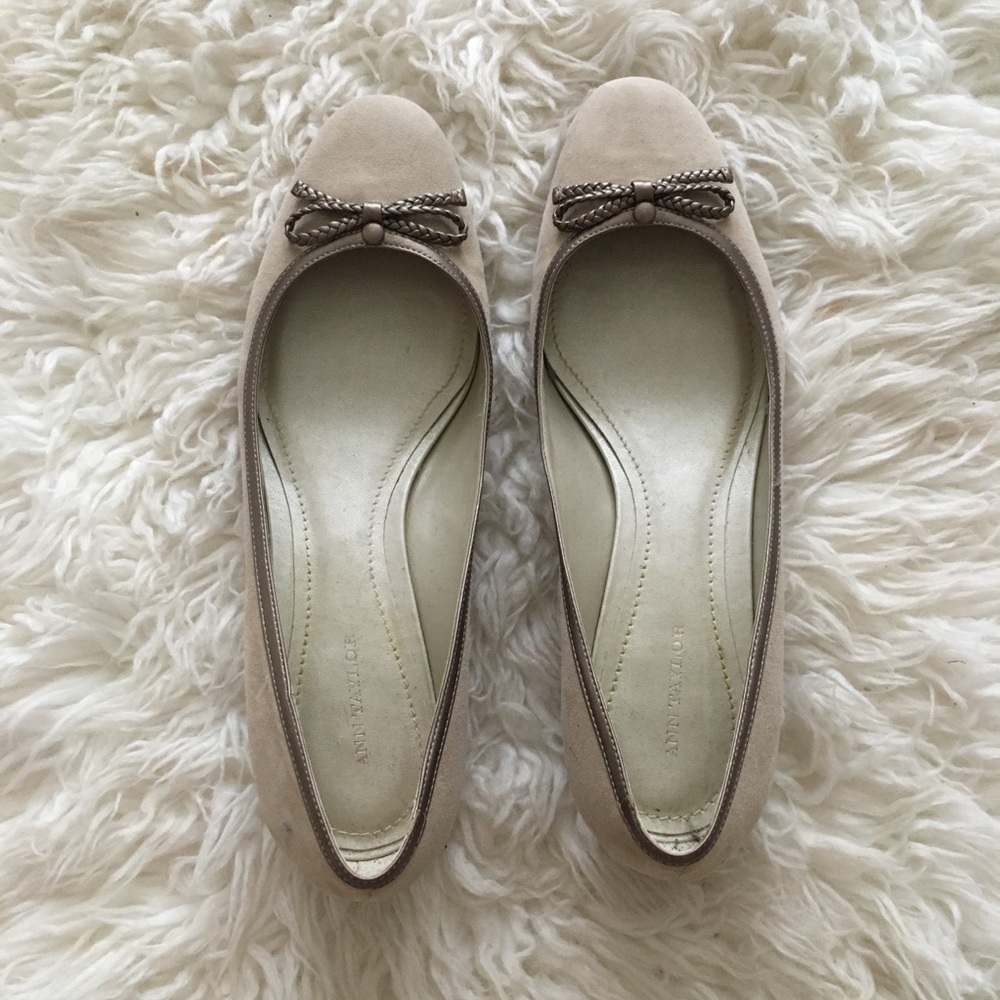 Ann Taylor 1/2 inch suade finish shoes